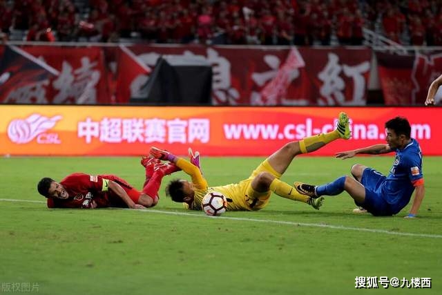米兰体育报道：罗马有意萨默维尔，热刺或加入竞争